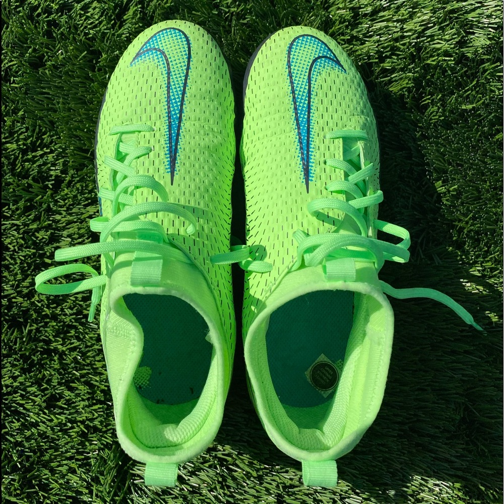 Nike Phantom GT Academy Dynamic Fit MG cleats